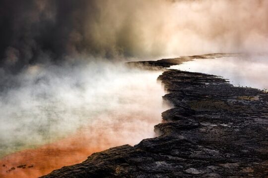 From Auckland: Rotorua Wai-O-Tapu, Te Puia & Maori Haka Day Tour