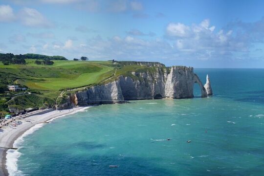 State and Honor Coastal Escape from Le Havre