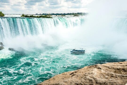 Niagara Falls City Cruise Behind the Falls and Skylon Tower