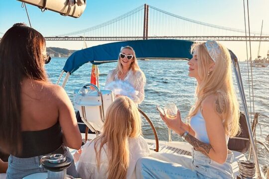 Lisbon Adventure: 2 Hours Tuk-Tuk Tours and Sunset Sailing