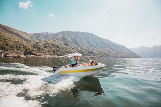 Self-driving Boat Rental in Como