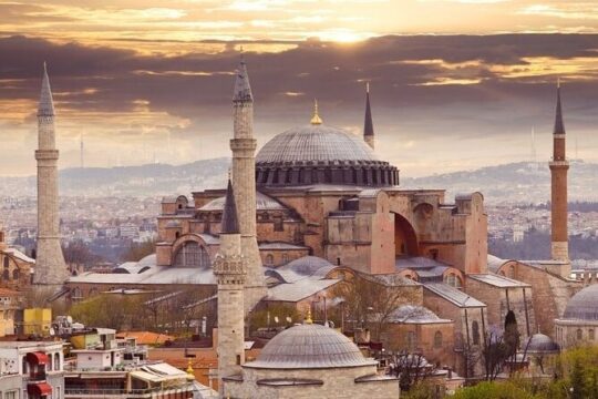 Private Guided Tour Hagia Sophia, Cistern, Topkapi and Bazaar