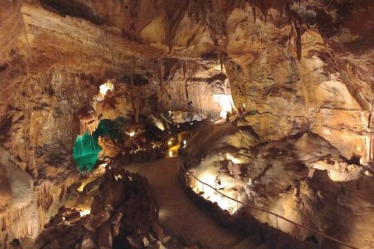 Tour of Groutes Mira de Aire + Battle Monastery