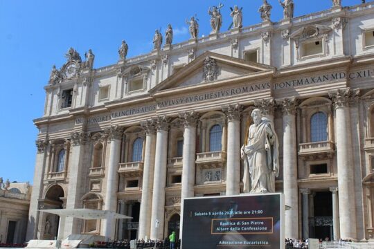St. Peter's Basilica Hosted Entrance and Digital Audioguide