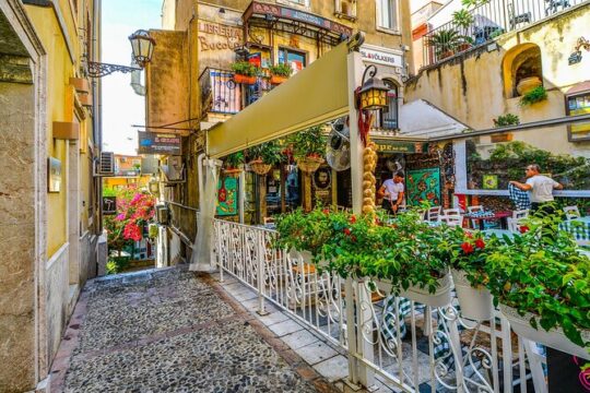 White lotus tour - Transfer and guide from Catania