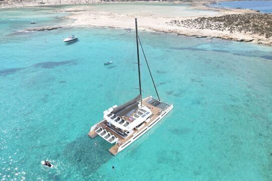 Kissamos Luxury Catamaran Cruise to Balos and Gramvousa