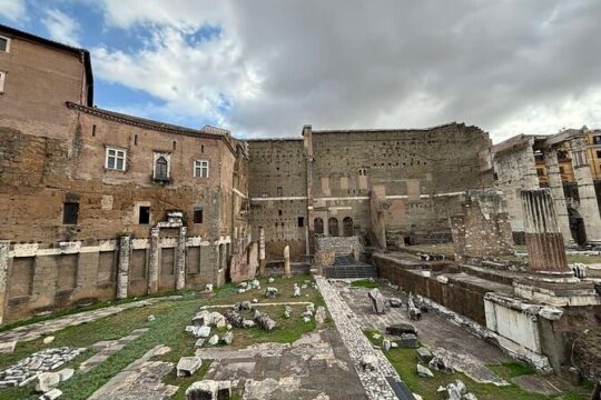 Rome: Tour of the Roman Forum, Trevi Fountain, Pantheon and more