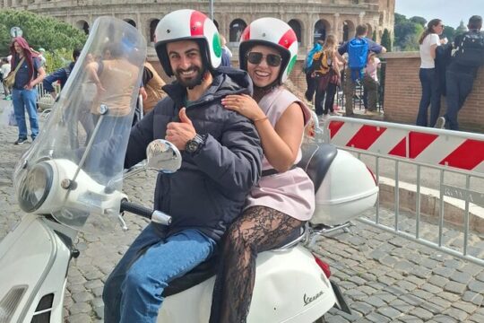 Photography and Rome Vespa Tour with Tiramisu Option