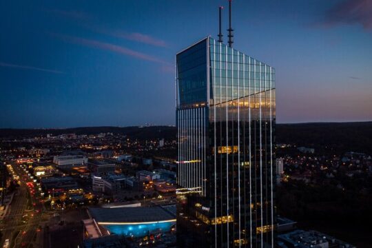 Gdańsk: Enjoy city views and delicious food on 32nd floor