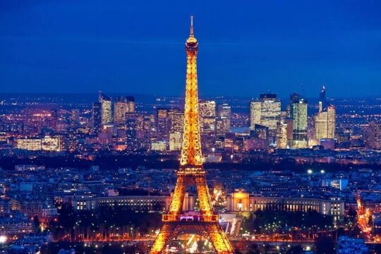 Paris in Style: Private Car Tour with Local Expert