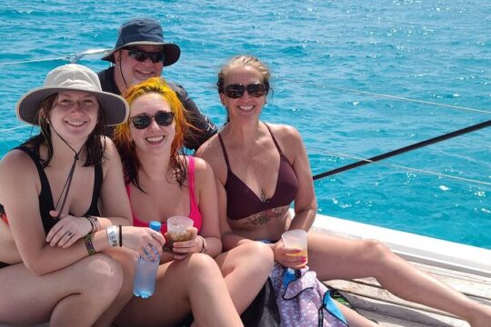 Unforgettable Private Catamaran Sail to Isla Mujeres from Cancun