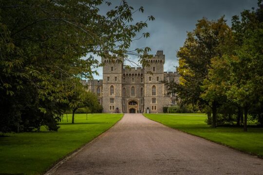 Windsor Castle Half-Day Tour from London with Hotel Transfer
