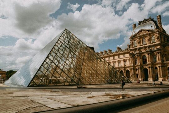 Paris Louvre Museum with 24 Hour Ticket to Seine River Cruise
