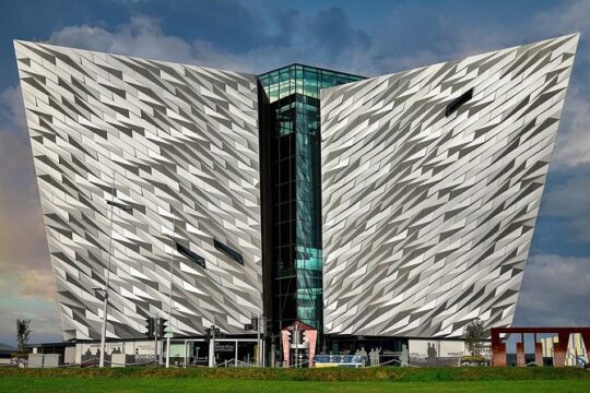 Private Day Tour Belfast and Giant Causeway