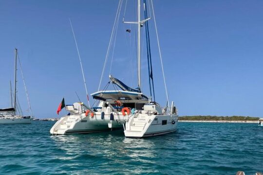 Boat Rental on a Luxurious Catamaran in Lisbon