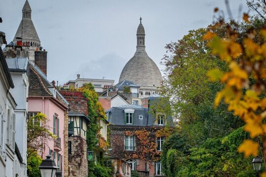 Montmartre Cabarets Absinthe and Bohemian Life Walking Tour