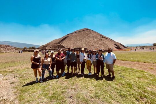 Teotihuacan and Basilica with Tickets and Food Included