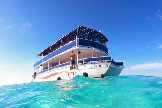 El Cielo Sandbar Adventure by Catamaran in Cozumel