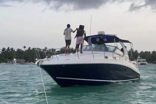 BBQ Luxury Yacht with Premium Bar and Snorkeling