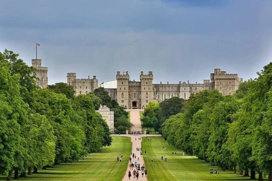 Windsor Castle and Hampton Court Palace Private Tour