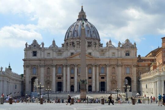 St. Peter’s Guided Tour with Optional Dome Climb in Roma