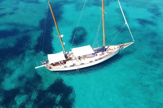 Boat tour to Archipelago of La Maddalena from Cannigione