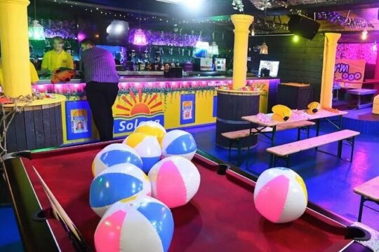 2 Hour in Benidorm Nightlife and Party Access