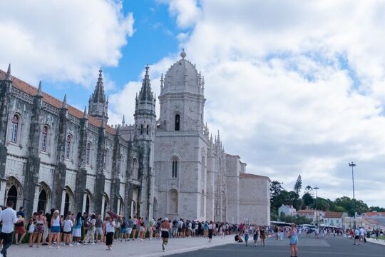 Discoveries in Lisbon Walking tour Half-day in the Afternoon