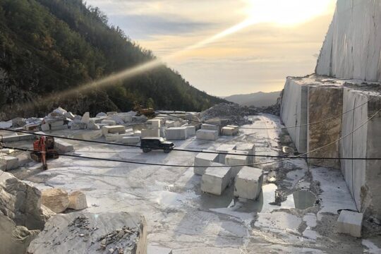 Private Carrara Marble Quarries Tour with Aperitivo at Sunset