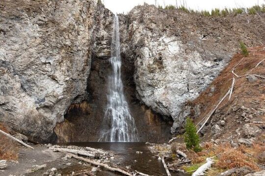 Fairy Falls to Imperial Geyser Naturalist Day Hike