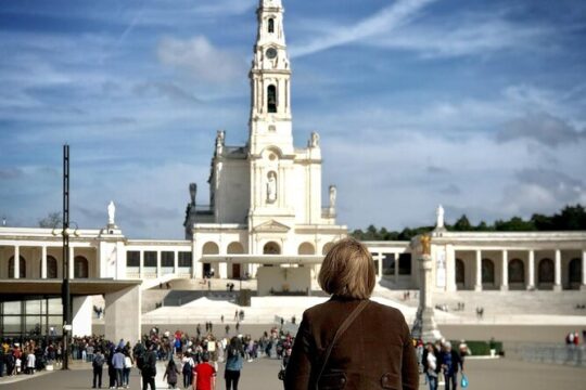 Private Tour Fátima, Nazaré & Óbidos: Guided Day Trip from Lisbon