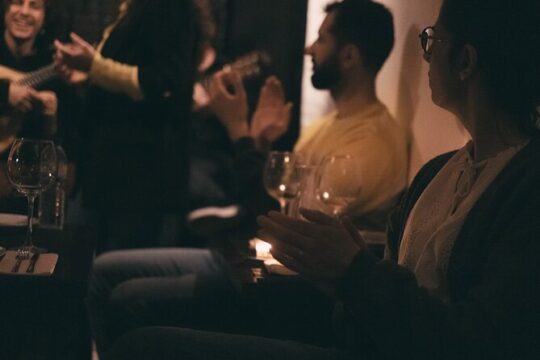 Lisbon Afternoon Live Fado Show with Liqueur Wine in Alfama