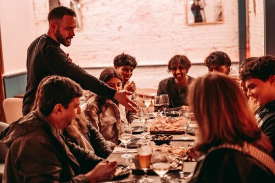 Barcelona Gothic Quarter Tipsy Tasting Tapas Tour and History