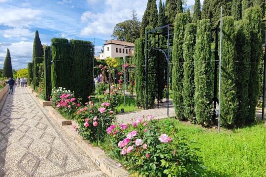 Private Guided Tour of the Alhambra: Generalife and Alcazaba