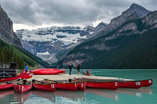 Sunset in Moraine and Lake Louise Tour at 6:00 pm