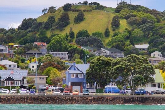 Devonport’s Village and Volcanic Peaks: A Self-Guided Audio Tour