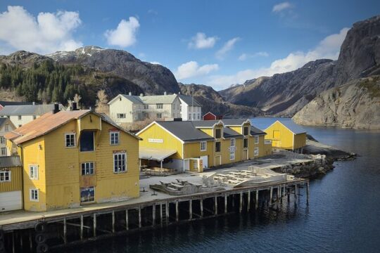 Discover the Lofoten Islands in French.