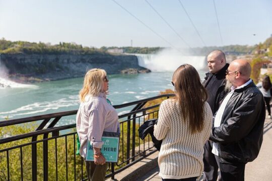 Toronto to Niagara Falls: Skip-the-Line Cruise & Walking Tour