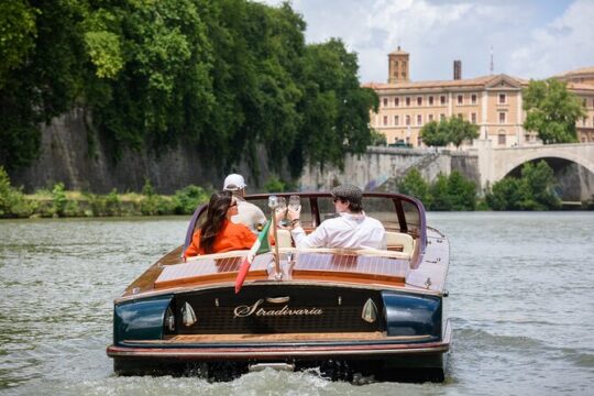 Private Romantic Dinner Cruise for Two on a Boat in Rome