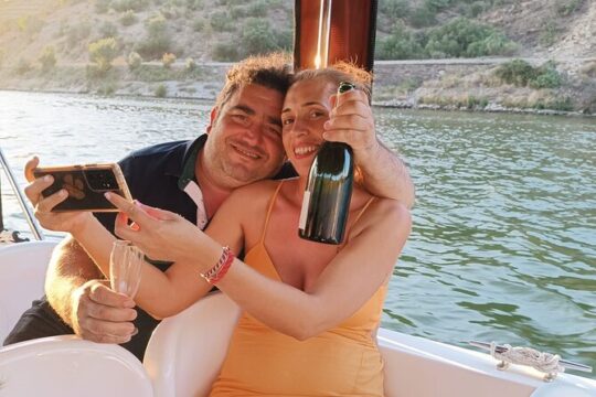 Sunset on the River Douro Private Boat Tour 1H and 2H