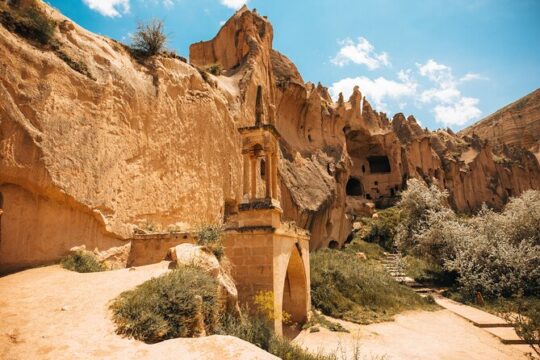 Red Tour with Lunch and Hotel Pickup in Cappadocia