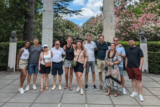 Tirana Presidential Palace and Zoo Guided Bike Tour