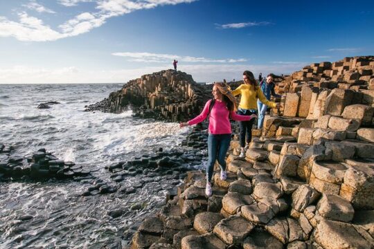 Giant's Causeway Coastal Guided Driving Tour