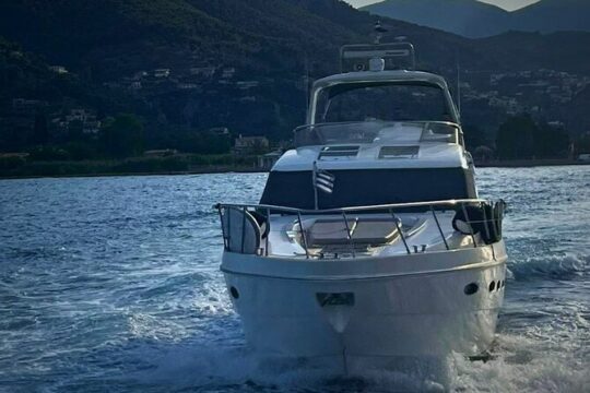 Luxury Motor Yacht Half-Day Cruise in Athens