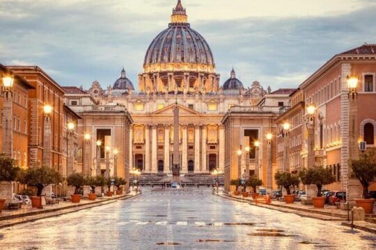 Vatican City: St. Peters Basilica skip the line tour