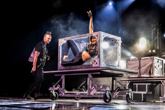 Niagara Falls Magic Theatre Show Ticket Package Deal