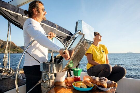 Dolphin Watching and Breakfast at Dawn in the Aeolian Islands